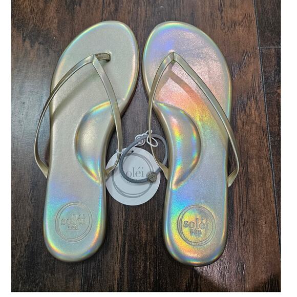 New Revolve Size 6 Solei Sole Flip Flop Vegan Leather Metallic Gold - Picture 1 of 4
